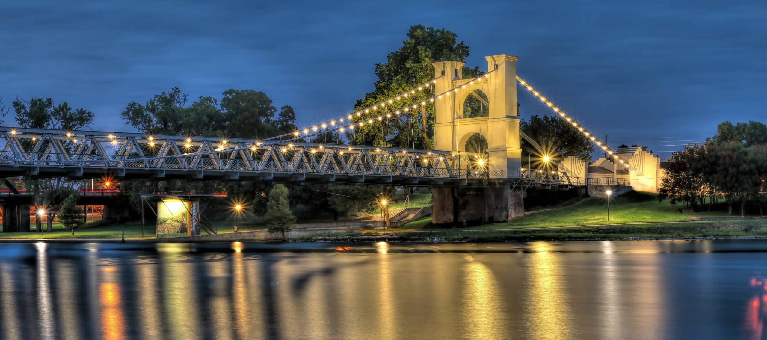 The,Historic,Waco,Suspension,Bridge,,Built,In,1870,And,Located